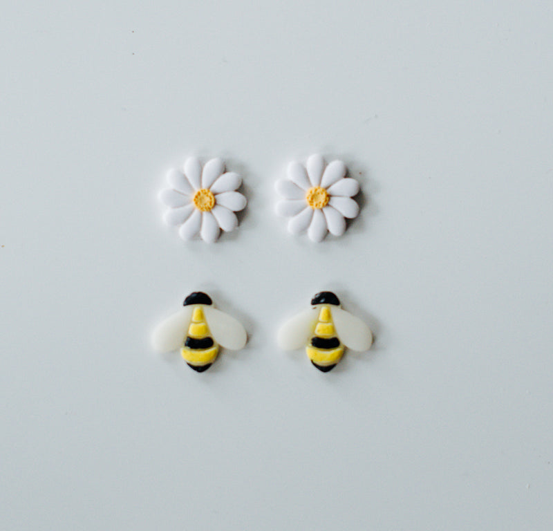 Daisy and bee stud pack