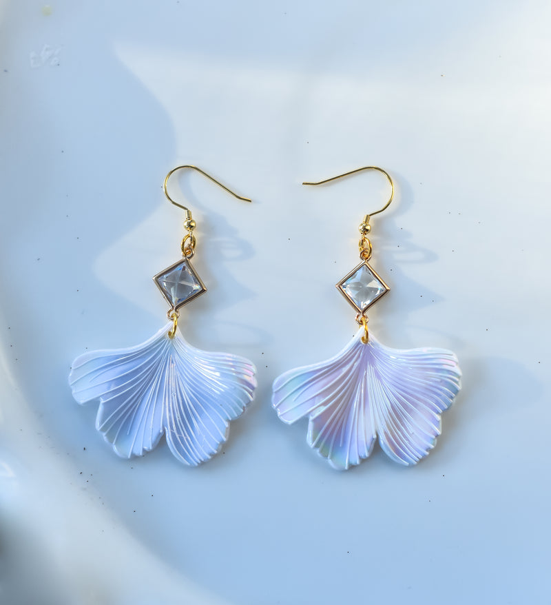 Unicorn White ginkgo leaves w/diamond gem tops